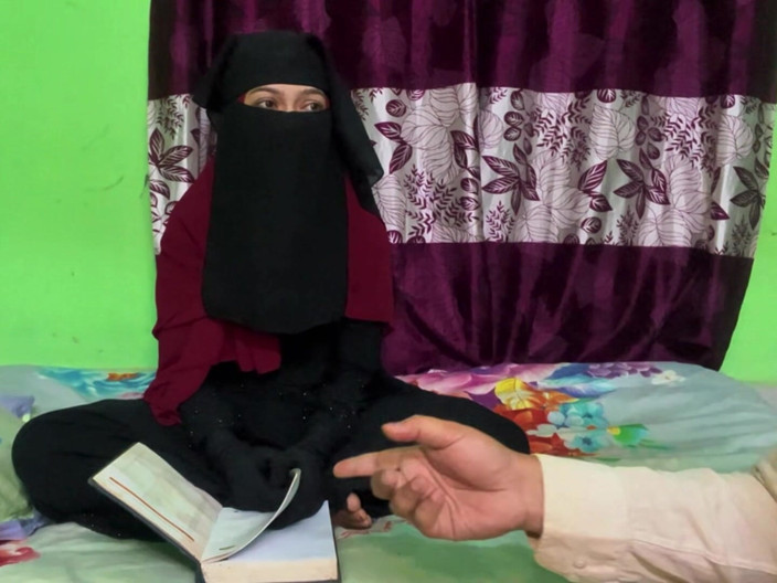 Kaleonjoybd: Sadiya scopa con il suo insegnante di casa