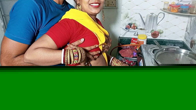 FireeCouple: 印度德西少女在厨房玩粗暴性爱 - 火辣情侣性爱视频