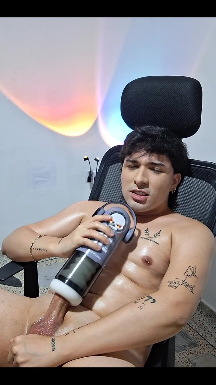 Diego_latinboy: Testing Out My New Toy