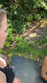 Cheyenne Jewell si hraje s Lora Cross Abs a Bellybutton