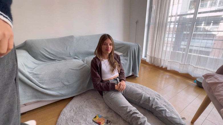 scarlettandc: Dvě sexy ženy zkouší nové věci