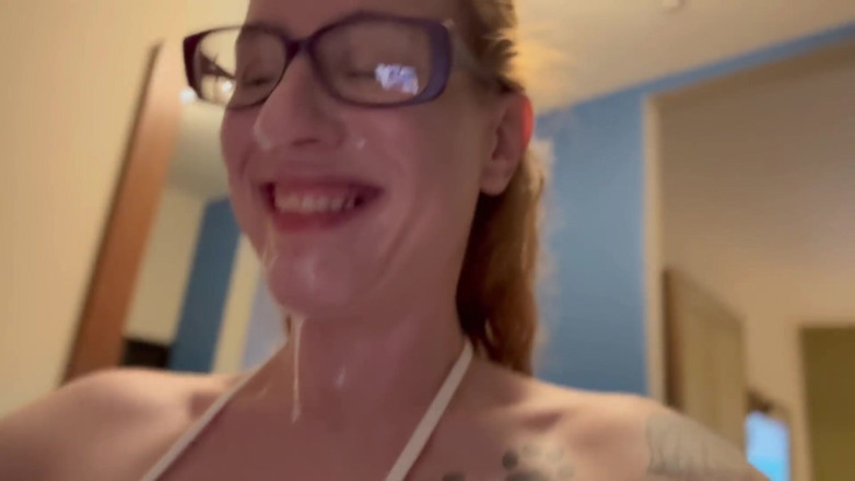 Island Boy Vids: Idź na Cumwalk z Misty Rein