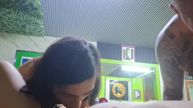 Crystal Phoenix: Dvě Sissyové šukají potetované muže