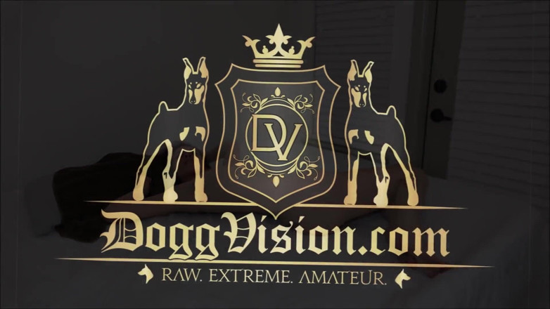 DoggVision: Threesome closeup double pussy penetration