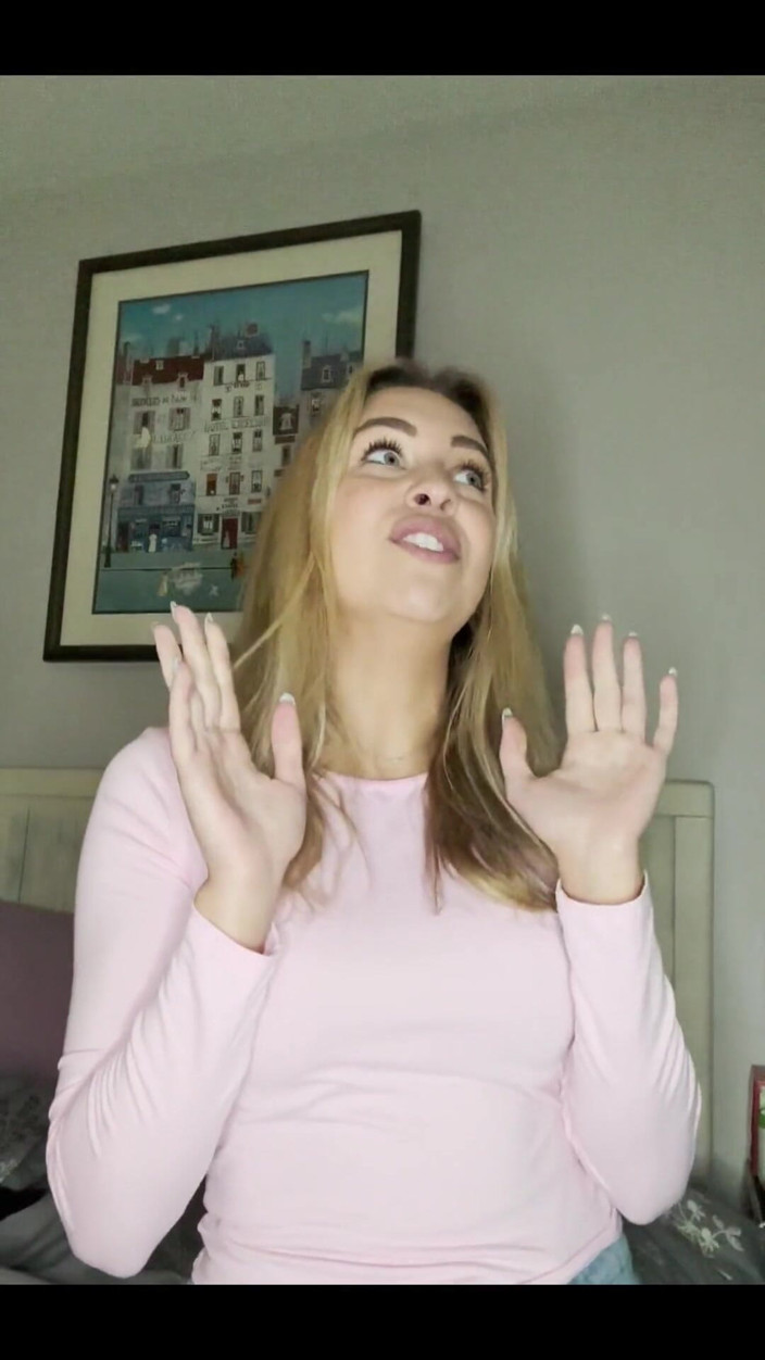 Tiffstreatsxoxo: Omg, du peinest mich jedes mal, wenn du diesen kleinen...
