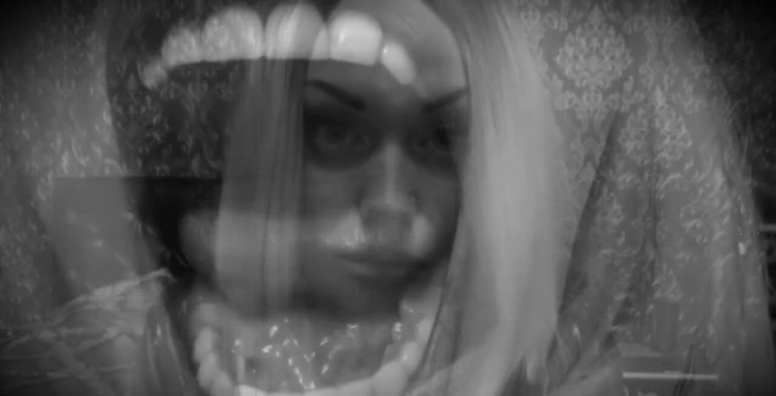 Goddess Misha Goldy: Suapkan saya dengan diri sendiri! Fetish mulut!