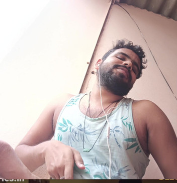 IsmaatDeva: Devor, qui a eu avec son charme de jeunesse, est...