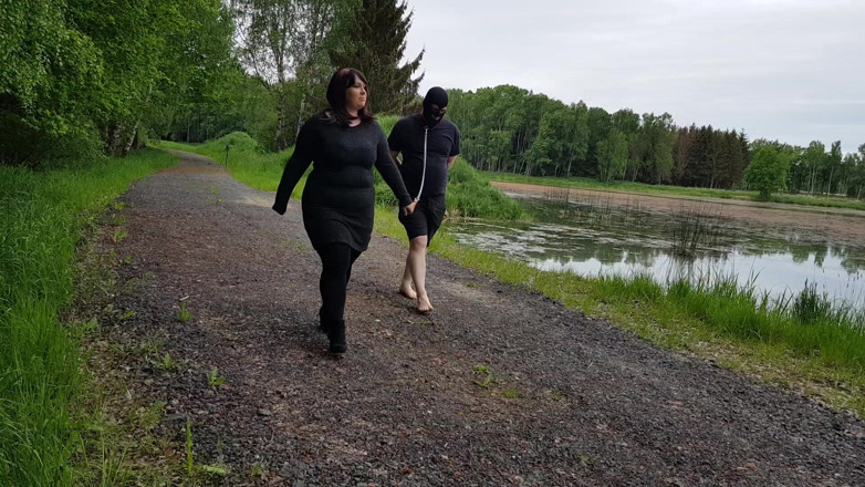 Femdom-Team-German: Männertag Mal Anders: Ein Besonderer Spaziergang