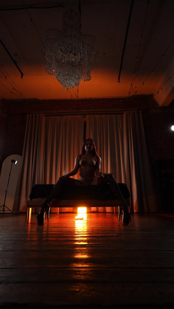 Renata Fox: 最火热的舞蹈就在床上