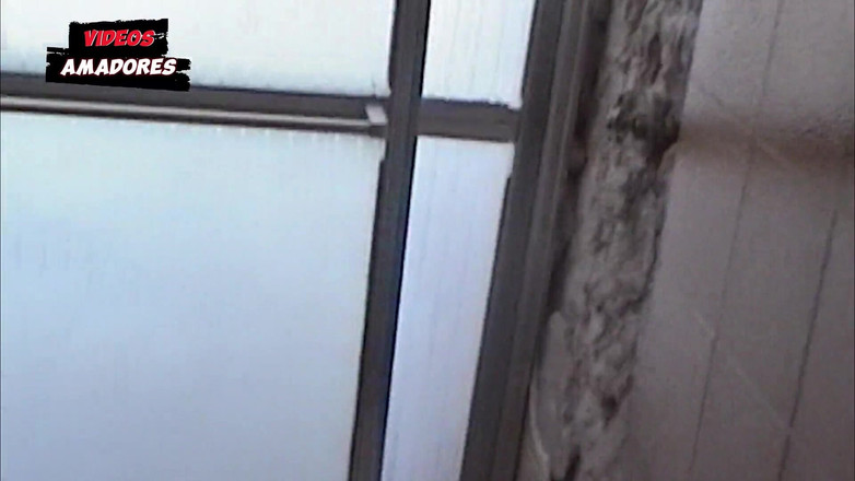Amateurs videos: Una calda bionda la doccia