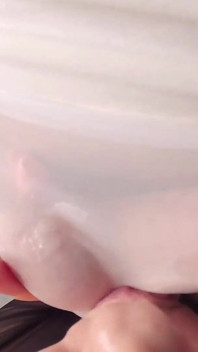 É Impossível Não Querer Chupar Aquele Pau Perfeito E Engolir Gozo Quente Após Boquete