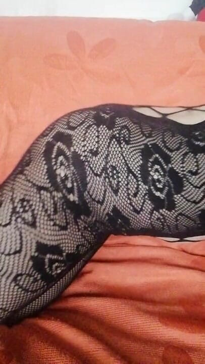 Hot flower: Sexy milf fingering in sofa
