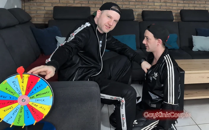 GayKinkCouple: Крути колесо и посмотри, что происходит