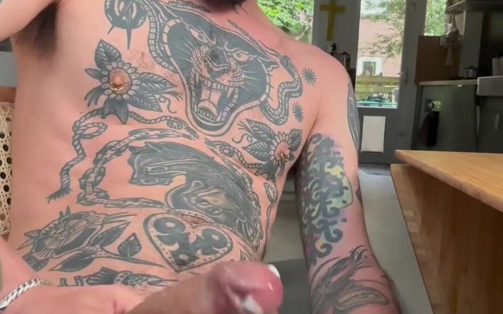 Stallion papi: Jerking with My Own Porn Is Amazing
