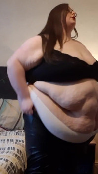 SSBBW BBW getting dressed frontal nudity