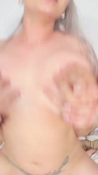 Aldatan dövmeli Kate