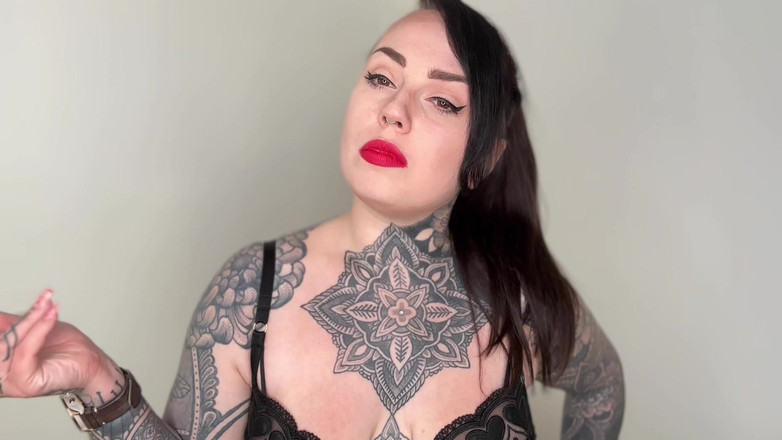 Miss Valentina: Jadi hamba seks saya