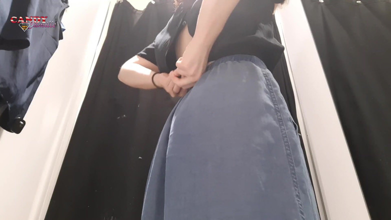 Kndy Kmille: Remaja seksi masturbasi di ruang ganti