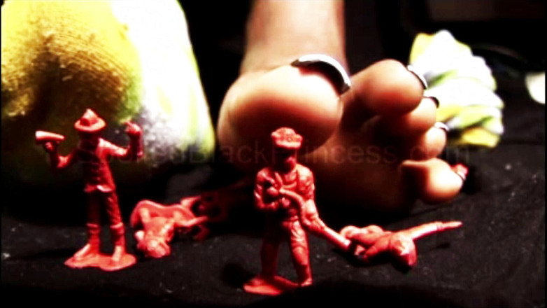 The Goddess Simone: 臭袜子巨人