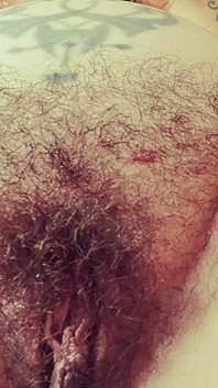 Giantess górująca nad tobą - masywna naturalna kamera krzaków złośliwiec