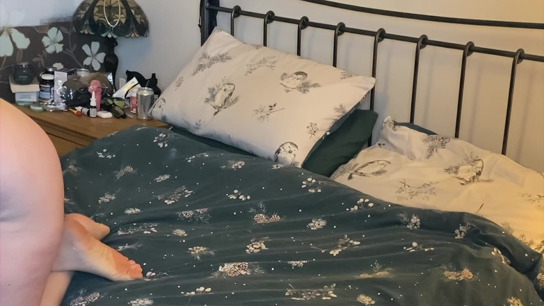 Frequentmasturbation: Evde yalnızken pencere açık