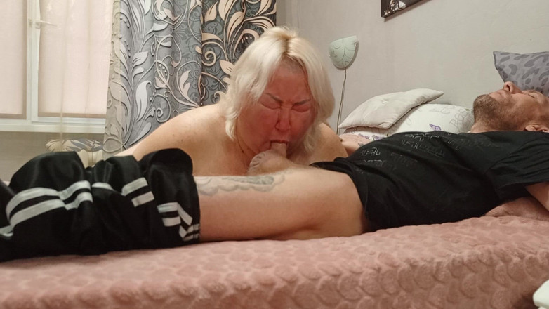 Zona901: 隣人がフェラチオをして精子のもう一部分を取る