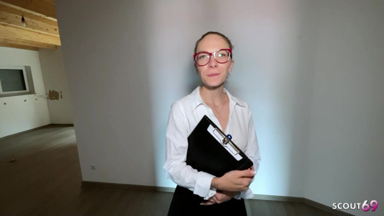 Scout69: Nerdy German Real Estate Agent Girl Give Extra Service to...