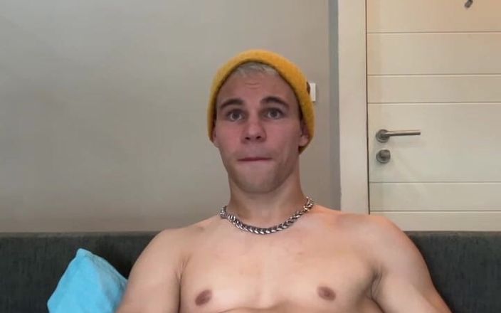 Max_Russell: 强壮的男孩撸管