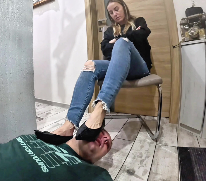 Mistressyammyboots: Sub picioarele mele de la balerini la dominare fără prezervativ