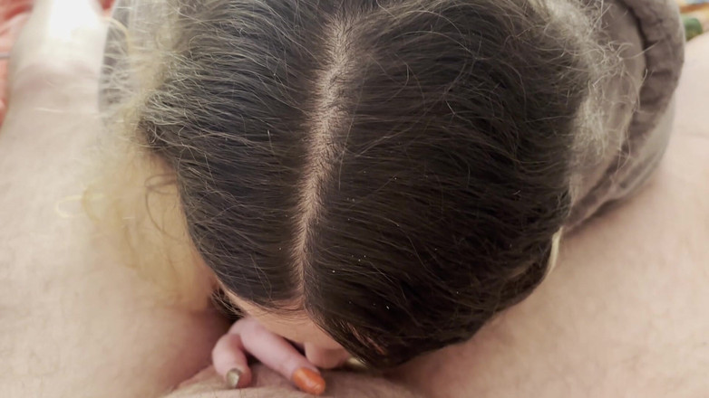 MissFFW: Dare una mano salivosa ed un pompino