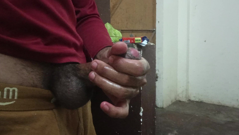 Brijesh 270: Karım beni evde yalnız bırakıyor ama komşum her zaman beni...