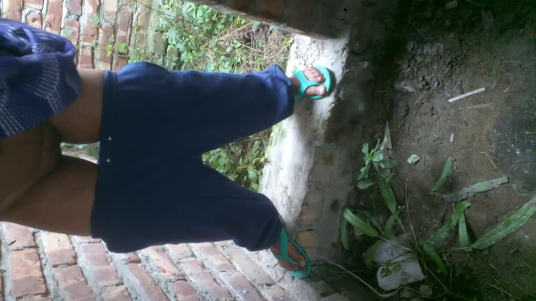 Sadia vabi: Village Vabi khoe cái lồn xinh đẹp của anh ấy