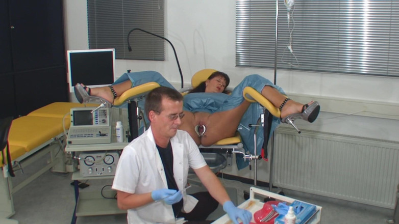Rubber & Clinic Studio - 1ATOYS: Speculum and bladder enema