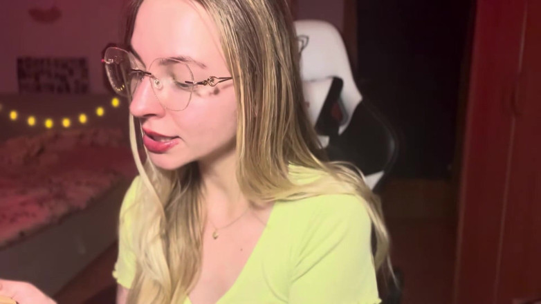 Goddess_Bella_Rae: Dlaczego mężczyźni popadają w długi za gorące bachorki online