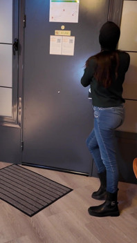 4k mascherati scopano sfregando le fighe a vicenda orgasmando