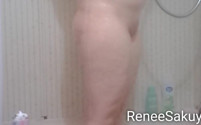 Renee Sakuya: Douche et rasage