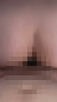 Awek pengunci duit kertas: si cantik kecil molek dimuatkan ke dalam kotak 80cm, pepeknya sangat penuh dengan sperma