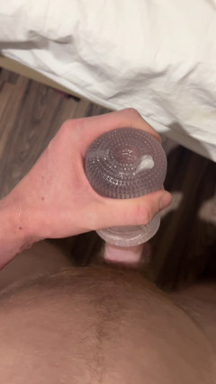 Johnny69227: Sexy 18letá Twink ničí jeho ptáka. Intenzivní a hardcore masturbace