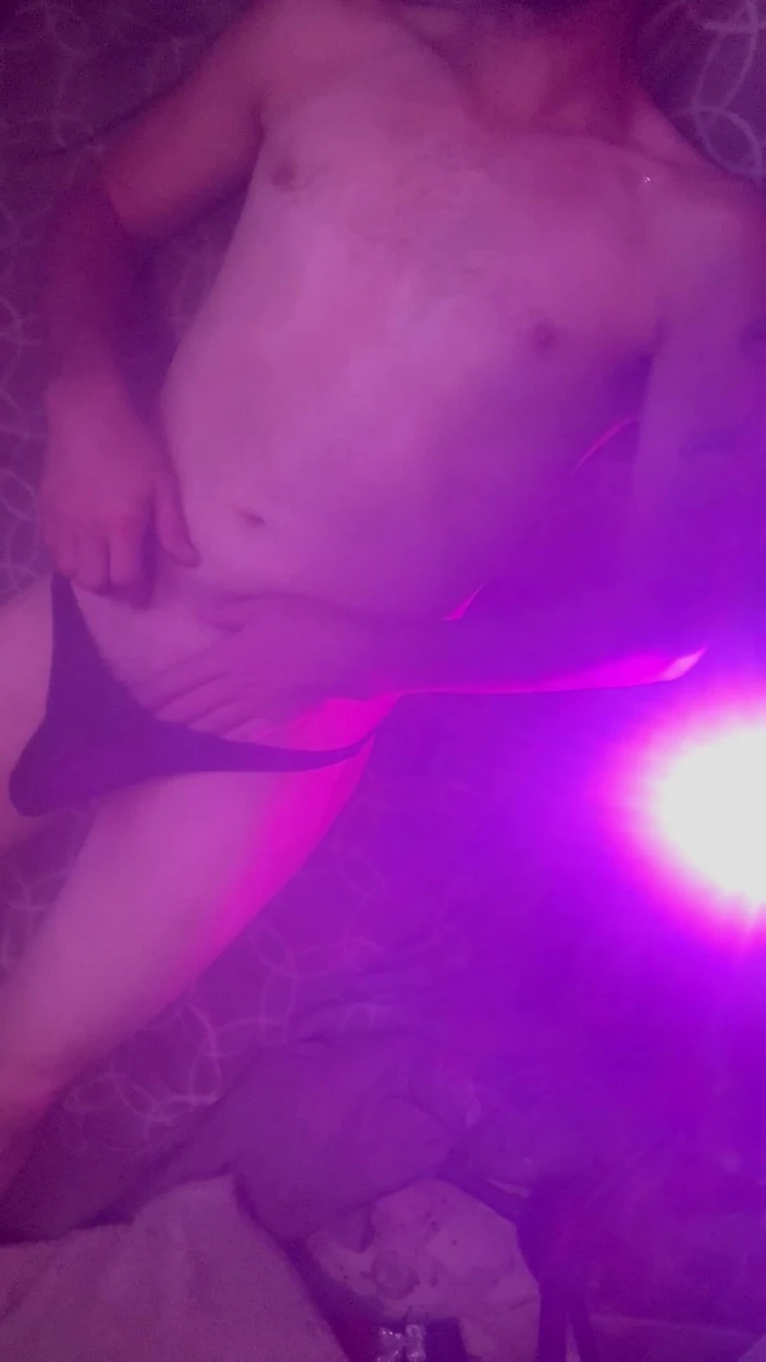 Disb33: Oiled up and on the Floor, Jerking off but Wanting...