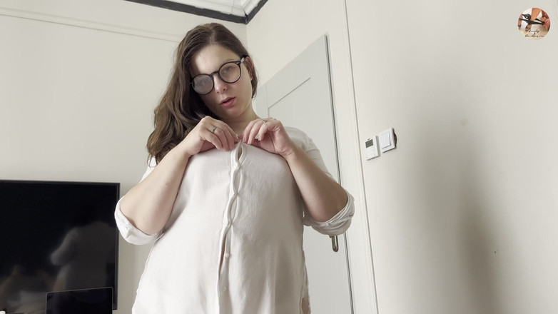 beauty_and_the_other_one: Secretaria leal caliente chupa polla