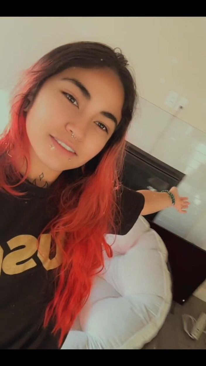 lilRavenFox: Je suis tellement excitée de faire du porno dans cette...