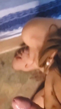 Caliente puta follada duro con correa