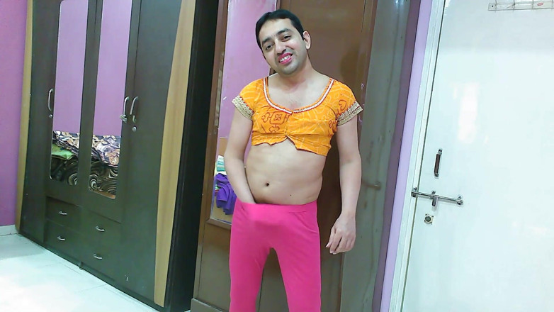 Cute & Nude Crossdresser: Tatlı kadın kılıklı travesti kadın erkek tatlı lolipop seksi bir üst...