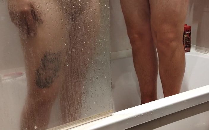 Emma Alex: Masturbazione reciproca in doccia