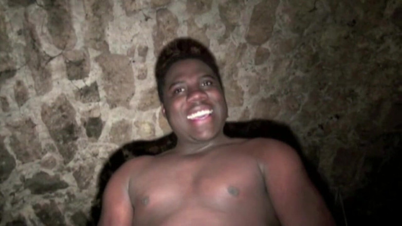 FRENCH PORNSTARS FUCKERS: Une black se fait baiser par une bite XXL dans...