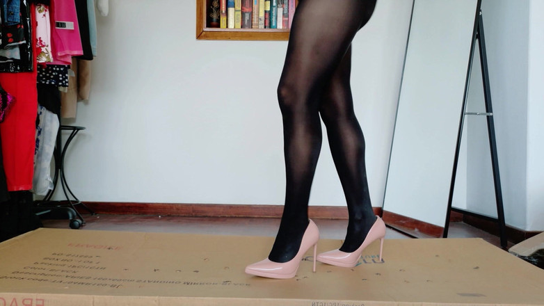 Kinky Lyrical: Destruindo caixas - em Nylon e Stilettos