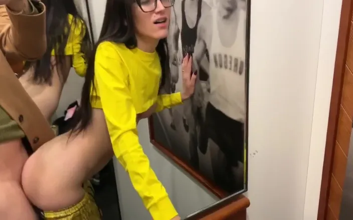 Eva Keks: Risky Fuck and Blowjob in the Fitting Room of the...