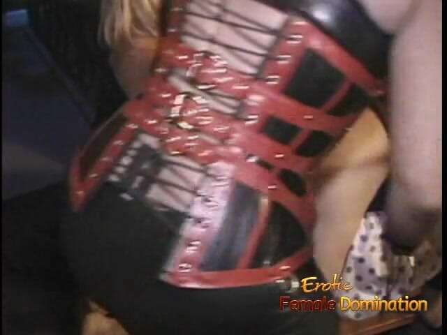 Erotic Female Domination: ブロンドの女王様処罰仮面奴隷