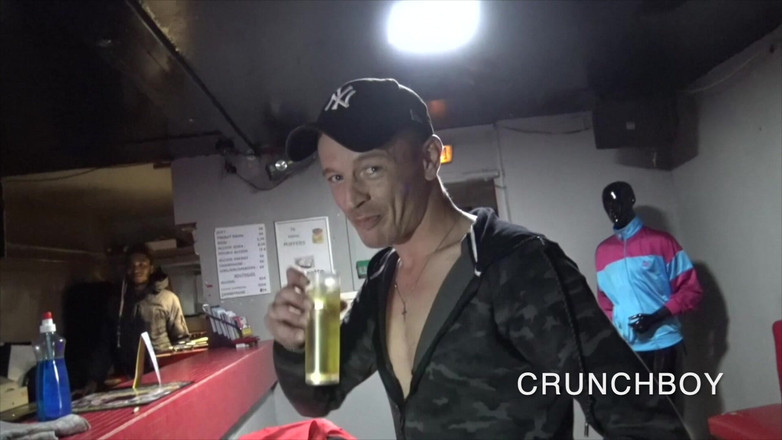 Bareback porn with straight boy: Badboys fodem sem camisinha em um porão