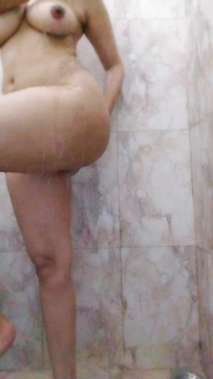 Riyathakur: 裸体德西青少年 第17集